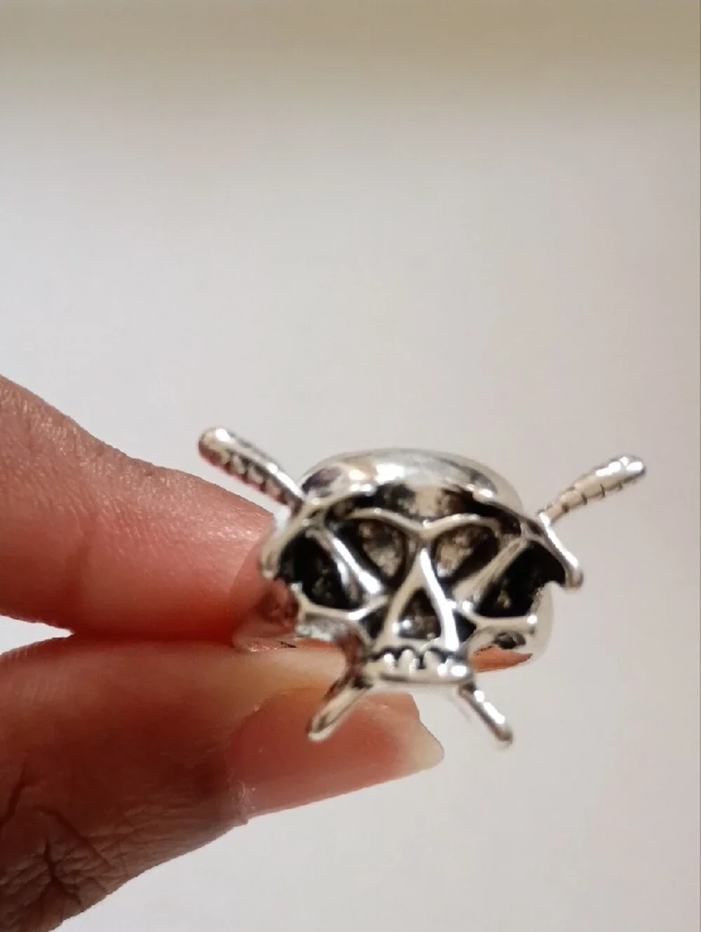 Silver Tone Skull Crossbones Ring Pirate Gothic Statement Band Men’s Size 8